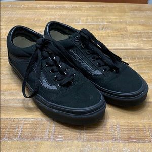 Women’s Vans in excellent condition! Size 7
